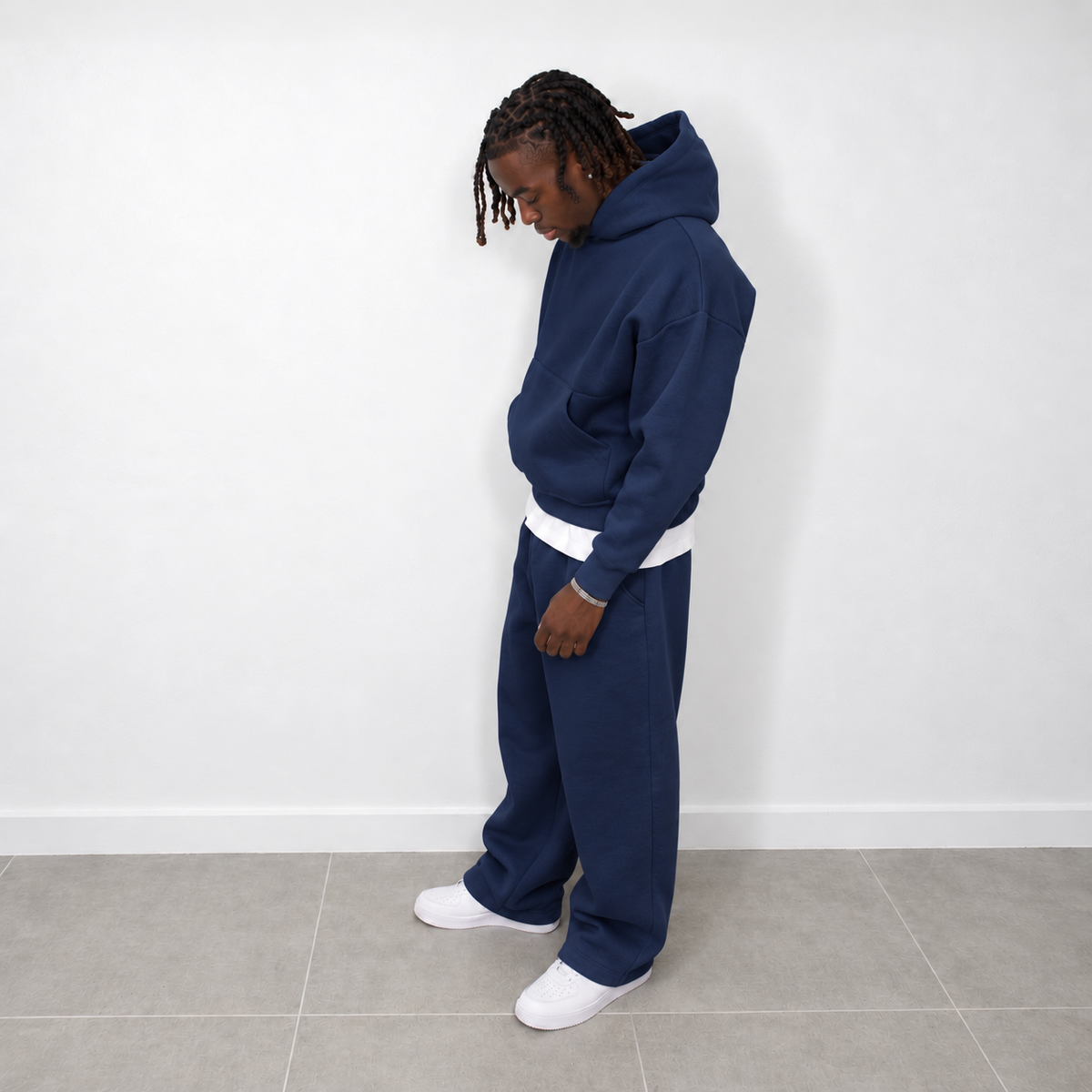 Men's navy blue jogging set with trousers and hoodie